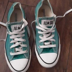 Women's size 7 turquoise Converse